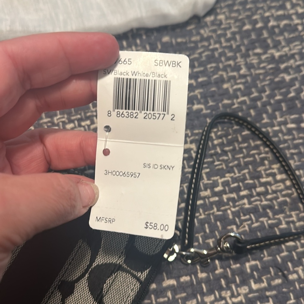 Coach Signature Wristlet NWT - Picture 3 of 8